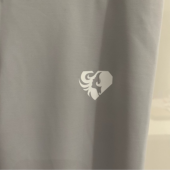 Athletic tights for women grey and white never worn - Picture 2 of 4
